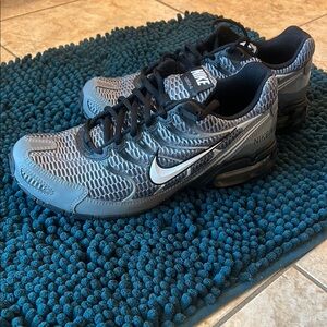 Men's Nike Torch 4 Gray and Black Athletic Shoes with Breathable Mesh